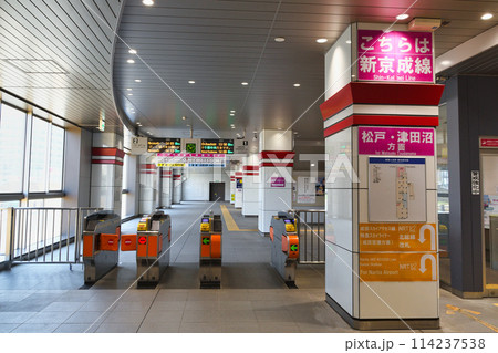 新京成電鉄　新鎌ヶ谷駅　改札口 114237538