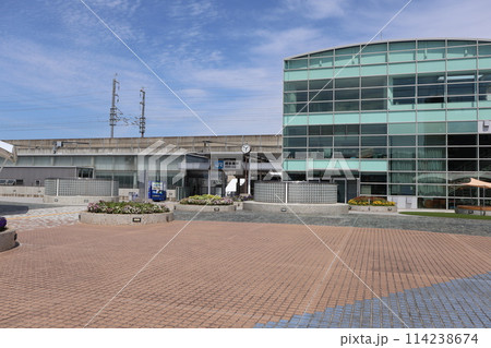 博多南駅・駅前公園・駅ビル「ナカイチ」 博多南駅・駅前公園・駅ビル「ナカイチ」 114238674