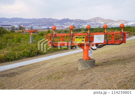 空港の進入灯 114239801