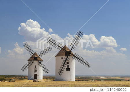Windmills near Mota del Cuervo, Toledo, Castilla La Mancha, Spain Windmills near Mota del Cuervo, Toledo, Castilla La Mancha, Spain 114240092