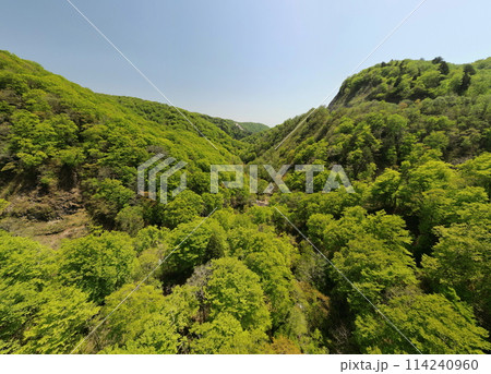 国道398号線新緑の湯浜峠 空撮 国道398号線新緑の湯浜峠 空撮 114240960
