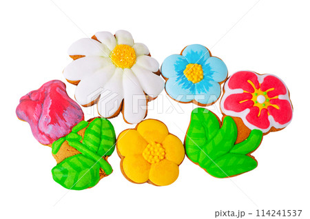 Gingerbread in the form of a flower isolated on white. 114241537