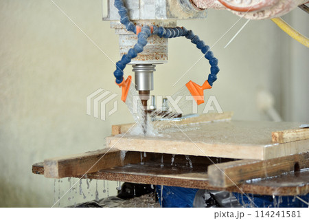 3D robotic relief milling in stone 114241581
