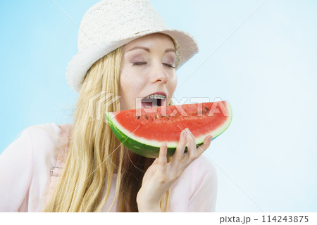 woman holding watermelon fruit woman holding watermelon fruit 114243875