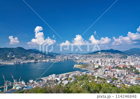 【鍋冠山公園展望台より長崎港を一望】 長崎県長崎市出雲2 114246848
