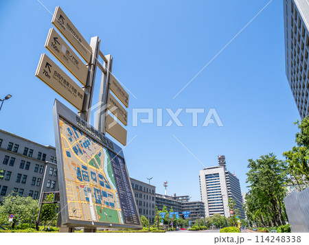 霞が関官庁街の案内板 114248338