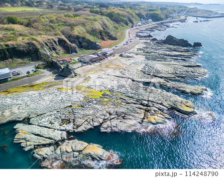 「青森県」ドローンで千畳敷海岸を空撮 114248790