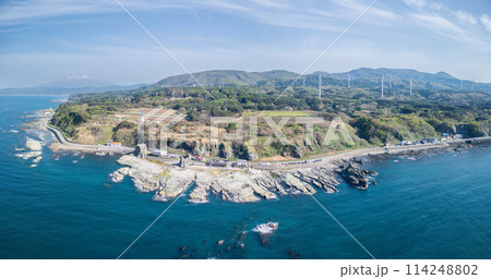 「青森県」ドローンで千畳敷海岸を空撮 114248802