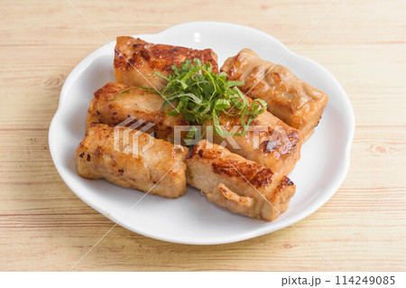 厚揚げの豚肉巻き炒め 114249085