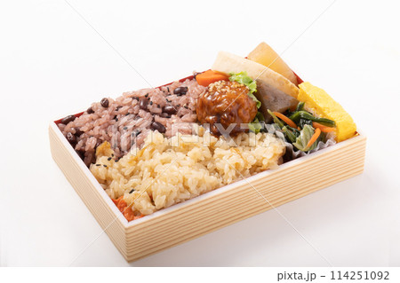 二色おこわ弁当(赤飯 山菜おこわ) 二色おこわ弁当(赤飯 山菜おこわ) 114251092