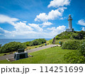 観光で訪れた晴れた日の石垣島の観光スポットの御神崎の灯台 114251699