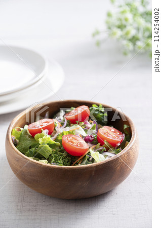 シンプルなグリーンサラダ 114254002