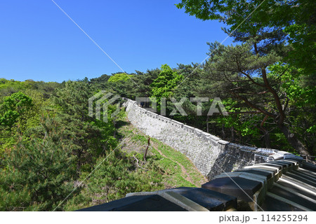 世界遺産 南漢山城の城壁とハイキングコース（南門～西門）【韓国】 114255294