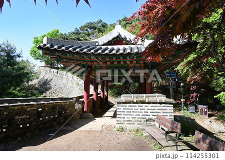 世界遺産 南漢山城ハイキングコース・西門門楼【韓国】 114255301
