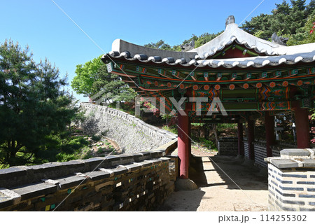 世界遺産 南漢山城ハイキングコース・西門門楼【韓国】 114255302