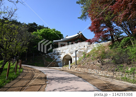 世界遺産 南漢山城ハイキングコース・北門【韓国】 世界遺産 南漢山城ハイキングコース・北門【韓国】 114255308