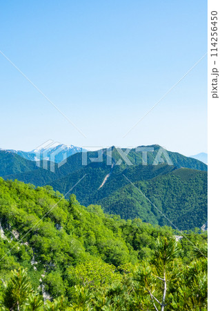 夏の燕岳登山(合戦尾根から望む餓鬼岳・鹿島槍ヶ岳) 夏の燕岳登山(合戦尾根から望む餓鬼岳・鹿島槍ヶ岳) 114256450