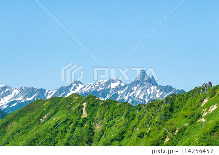 夏の燕岳登山(合戦尾根から望む槍ヶ岳) 夏の燕岳登山(合戦尾根から望む槍ヶ岳) 114256457