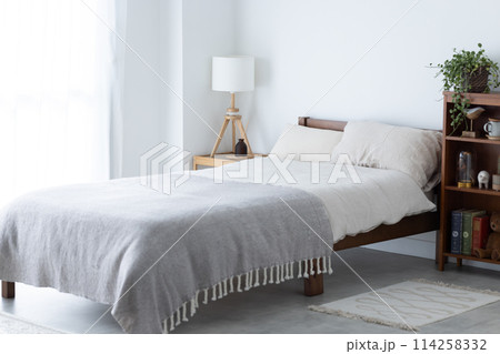 寝室　ベッド（人物なし） 114258332