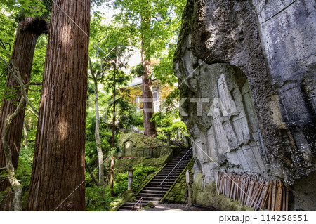 立石寺 弥陀堂と仁王門 立石寺 弥陀堂と仁王門 114258551
