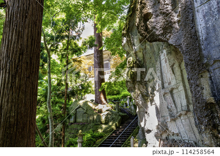 立石寺 弥陀堂と仁王門 立石寺 弥陀堂と仁王門 114258564