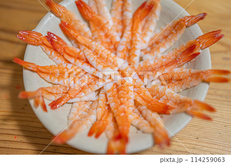 美味しそうな大量のエビ 美味しそうな大量のエビ 114259063