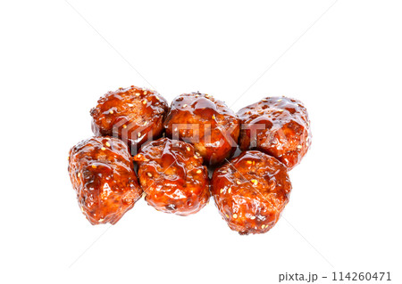 肉団子の甘酢あんかけ【白背景・切り抜き】 114260471