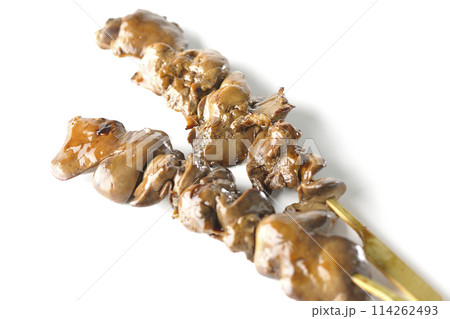 焼き鳥、レバーを白背景で撮影 114262493