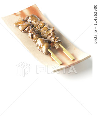 焼き鳥、レバーを白背景で撮影 焼き鳥、レバーを白背景で撮影 114262980