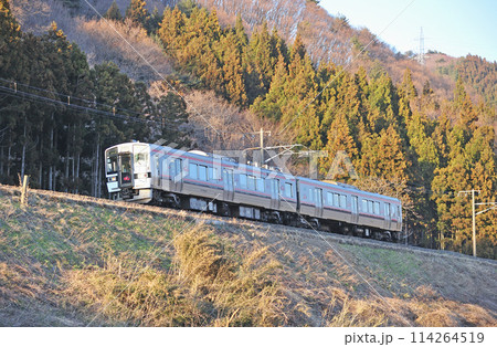 磐越西線 磐梯熱海ー中山宿 JR東日本 719系 H19編成(仙台) 磐越西線 磐梯熱海ー中山宿 JR東日本 719系 H19編成(仙台) 114264519