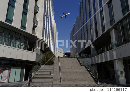 羽田イノベーションシティと飛行機 114266517