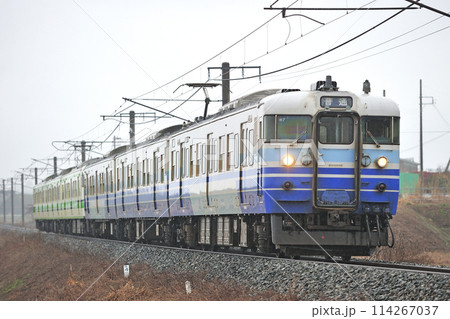 羽越本線　中条ー金塚　JR東日本　115系　N-7+N-6編成（新潟） 114267037
