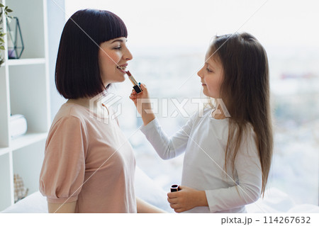 Happy Mother and daughter having fun together at weekend. 114267632