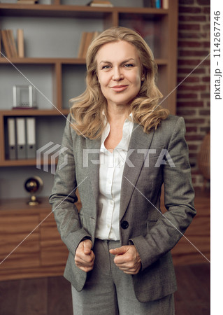 Confident female psychologist in formal wear in modern office Confident female psychologist in formal wear in modern office 114267746