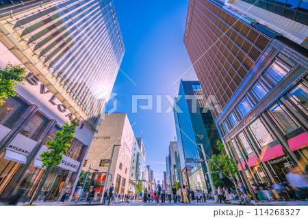 日本の東京都市景観　歩行者天国で賑わう銀座＝5月5日 114268327
