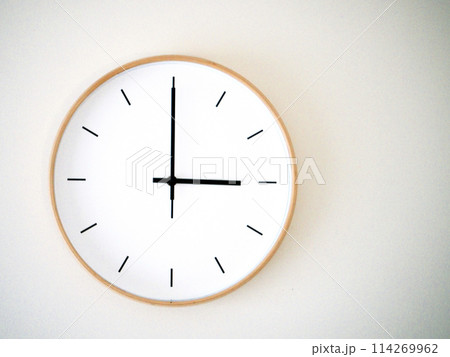 Isolated on white background Minimalist style wooden wall clock, showing time at 3.00 or 15.00 Isolated on white background Minimalist style wooden wall clock, showing time at 3.00 or 15.00 114269962
