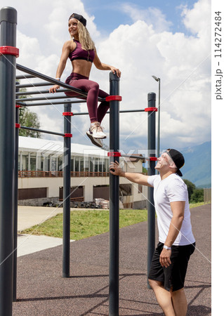 fitness, sport, friendship and lifestyle concept -smiling couple 114272484