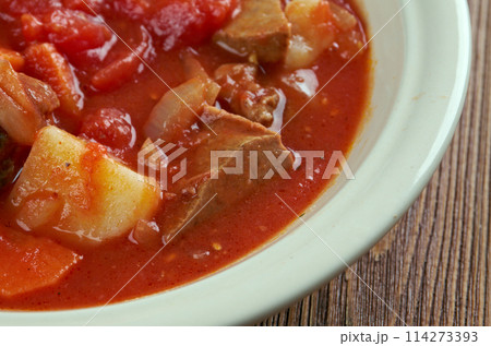 Tomato bredie 114273393