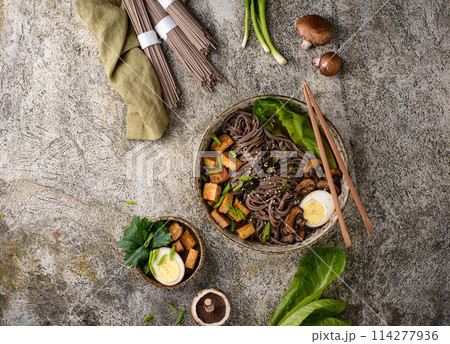 Soba noodle with tofu and mushroom 114277936