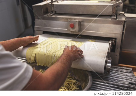 Fresh pasta production Fresh pasta production 114280024