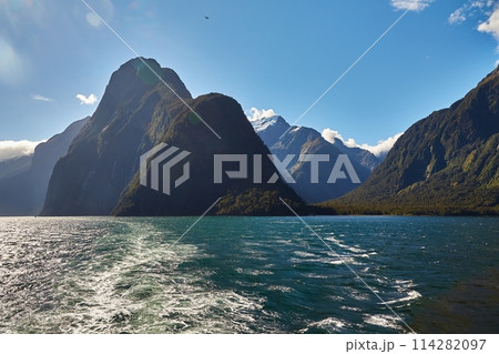 Landscape in New Zealand Fjordland 114282097