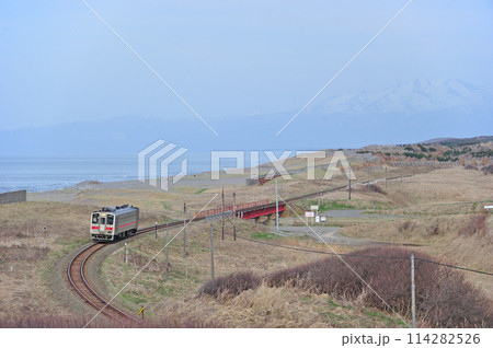 釧網本線　止別ー浜小清水　JR北海道　キハ54-517（釧路）　足湯号 114282526