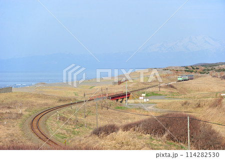 釧網本線 止別ー浜小清水 JR北海道 キハ54+キハ40-1745(釧路) 釧網本線 止別ー浜小清水 JR北海道 キハ54+キハ40-1745(釧路) 114282530