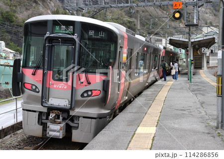 ［JR-V］伯備線227系電車（岡山⇔新見） 114286856