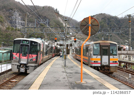 ［JR-V］伯備線227系電車（岡山⇔新見） 114286857