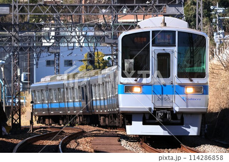 【小田急】2000形（小田原線：百合ヶ丘駅） 114286858