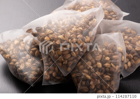 煮出し麦茶パック（六条大麦） 114287110