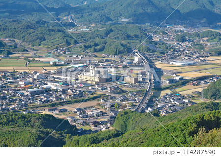 【立岩展望台より嬉野市内を一望】 佐賀県嬉野市嬉野町大字下野甲 【立岩展望台より嬉野市内を一望】 佐賀県嬉野市嬉野町大字下野甲 114287590
