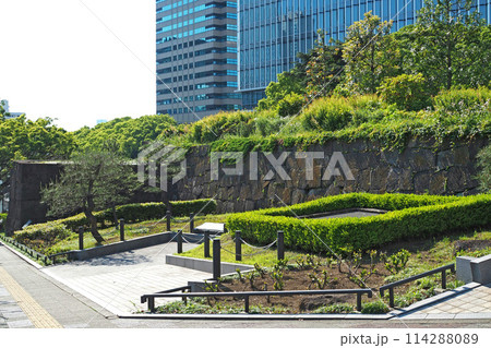 江戸城外堀・赤坂御門跡の石垣【東京都千代田区】 江戸城外堀・赤坂御門跡の石垣【東京都千代田区】 114288089