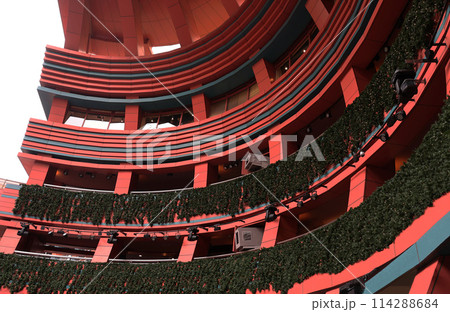 なんとも派手な変わった建築物 なんとも派手な変わった建築物 114288684